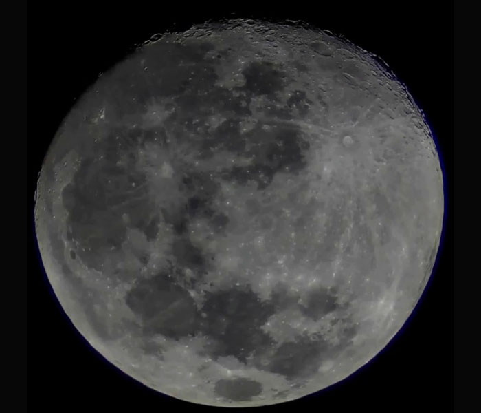 The Moon captured with a Meade ETX 60 refractor at FL 400mm with a ND filter.jpg The Moon captured with a Meade ETX 60 refractor at FL 400mm with a ND filter.jpg